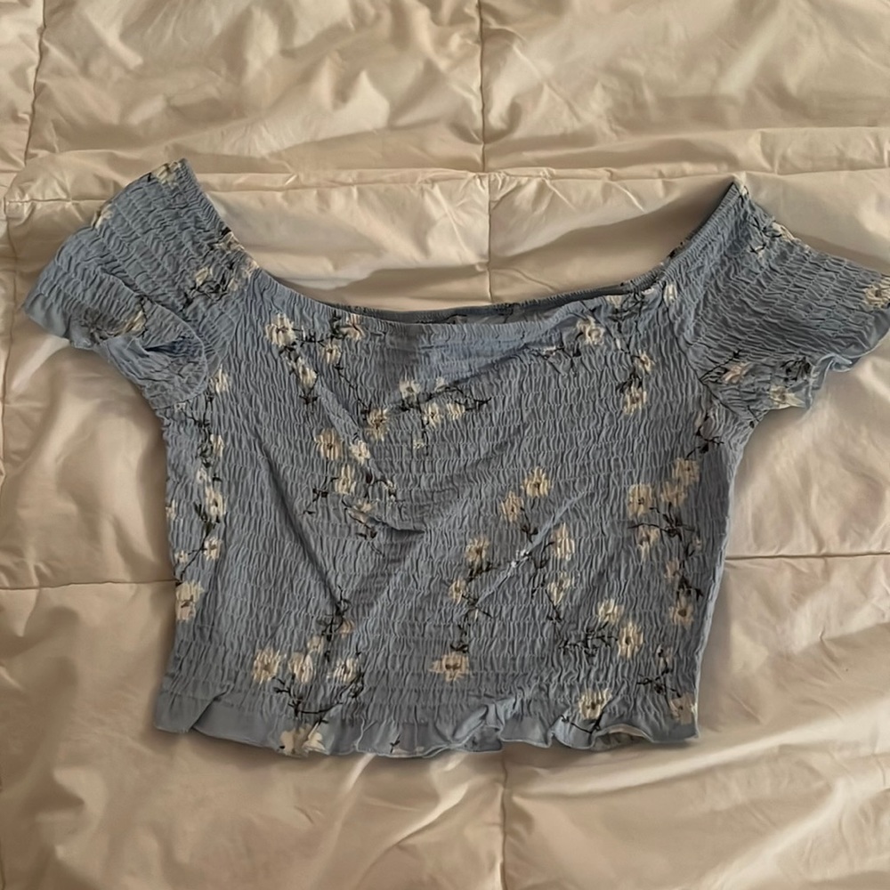 Never worn cute light blue crop top